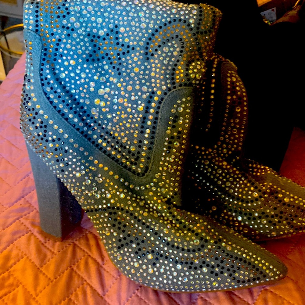 Used he’s high heel rhinestone boots